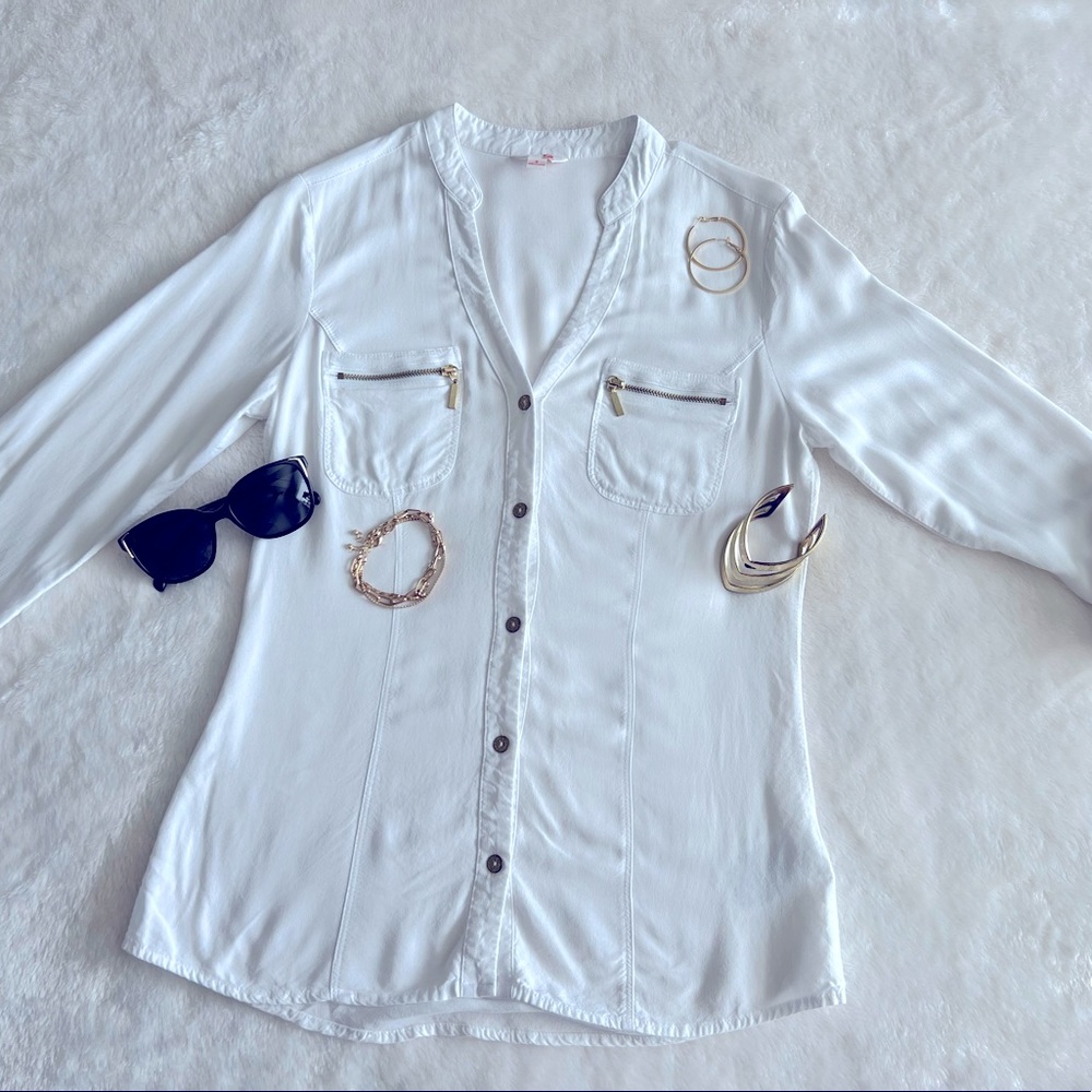 ✨ Long sleeve button down with gold plated zippers and buttons ✨